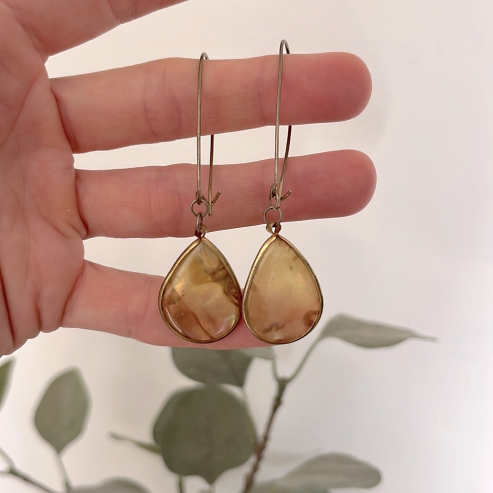 Beautiful tear drop earring